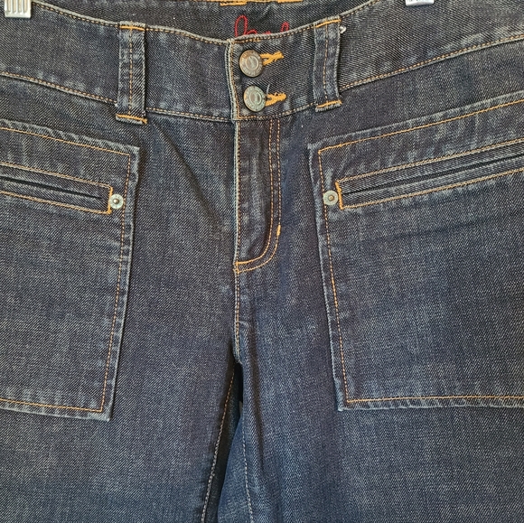 IZOD Woman's Traditional Denim Blue Jeans,  Size: 6 Color: Blue - Picture 6 of 14